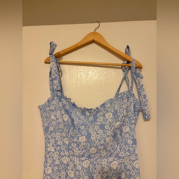 NWT PRIV Floral Blue & White Maxi Dress - Picture 3 of 13